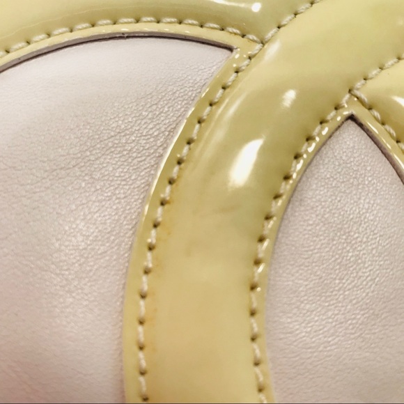 CHANEL Modern Rhodoid Chain Hobo White - Picture 8 of 8